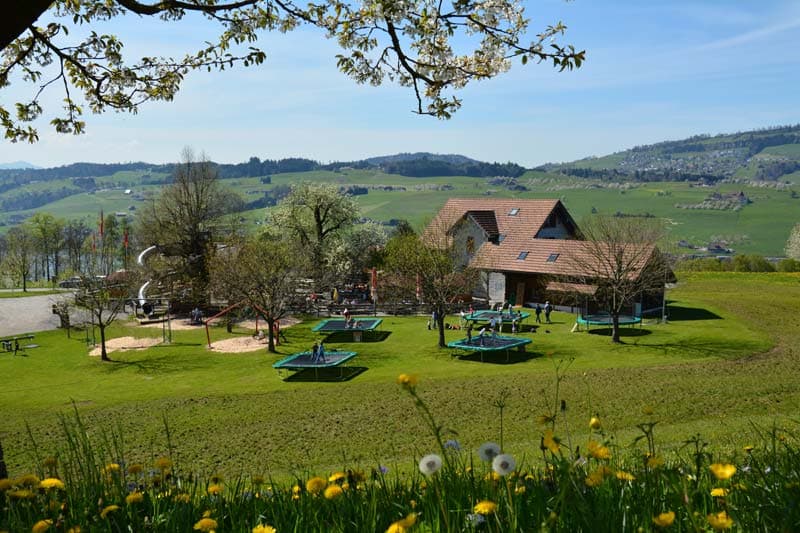 Restaurant Alpenhof mit grossem Spielplatz – Bild 7