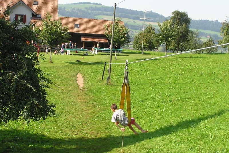 Restaurant Alpenhof mit grossem Spielplatz – Bild 2