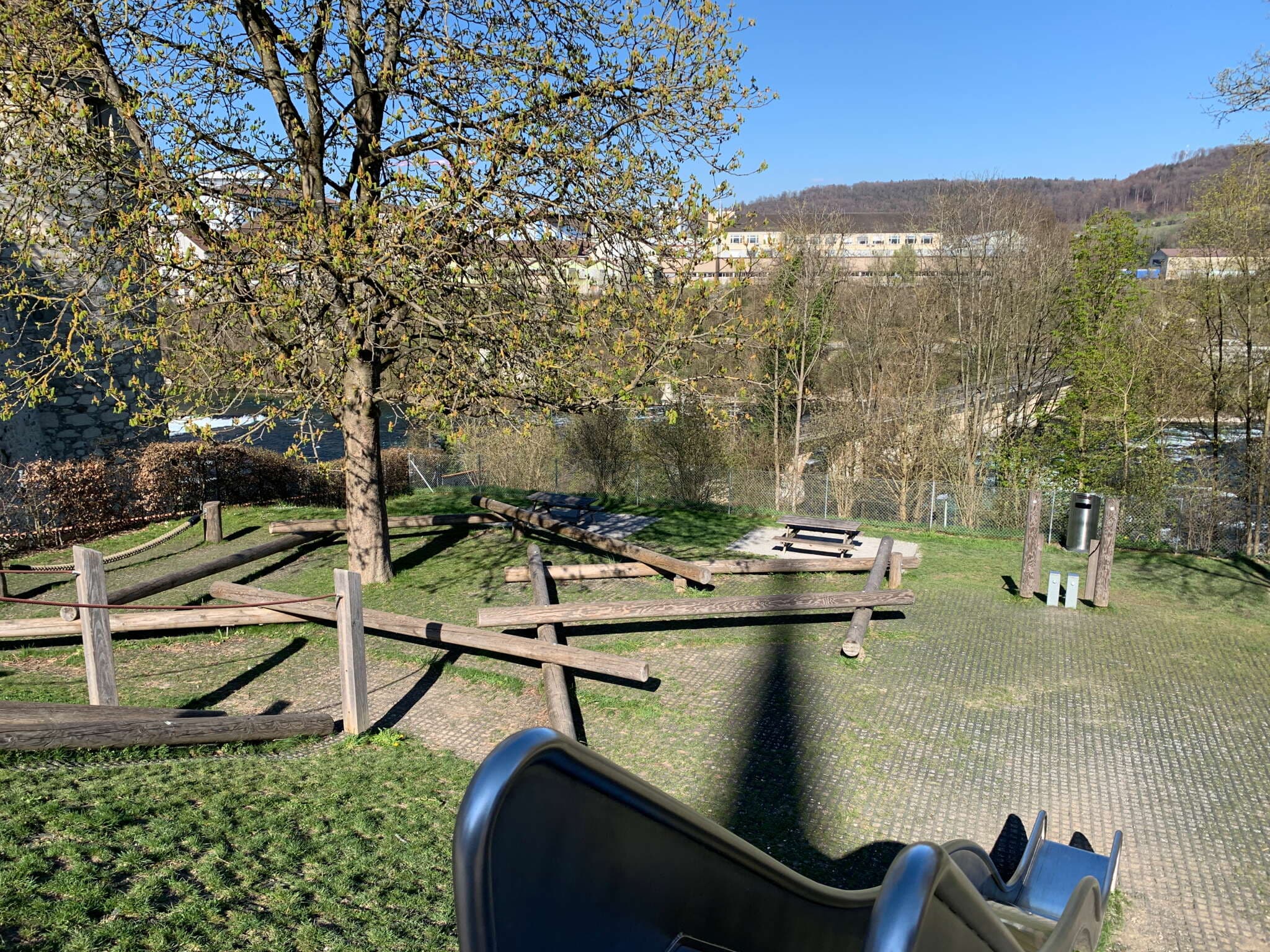 Spielplatz Schloss Laufen – Bild 1