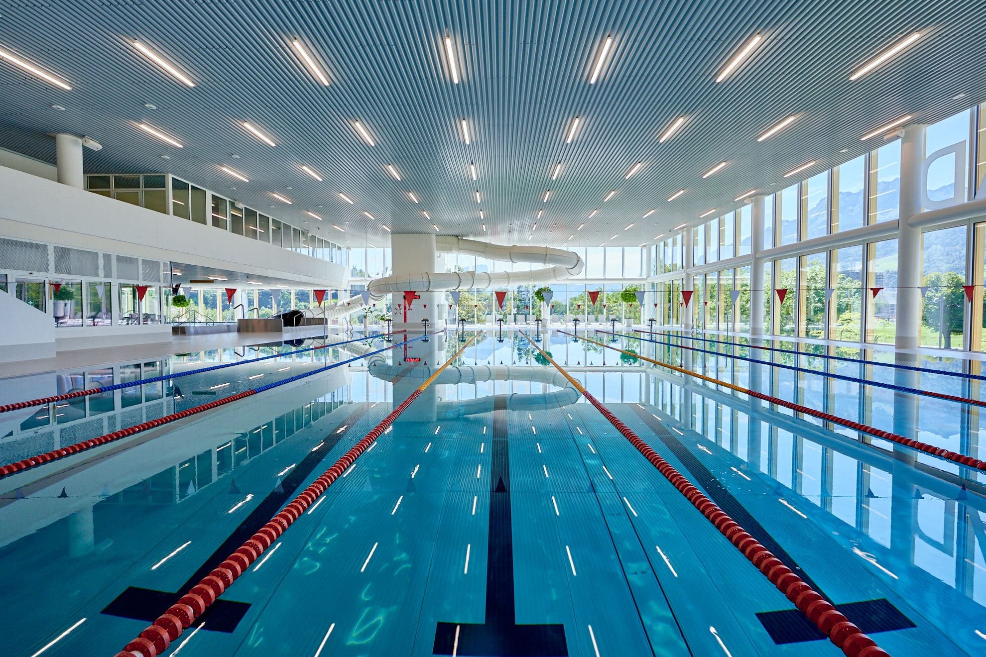 Hallenbad Allmend – Badespass für Gross und Klein – Bild 1