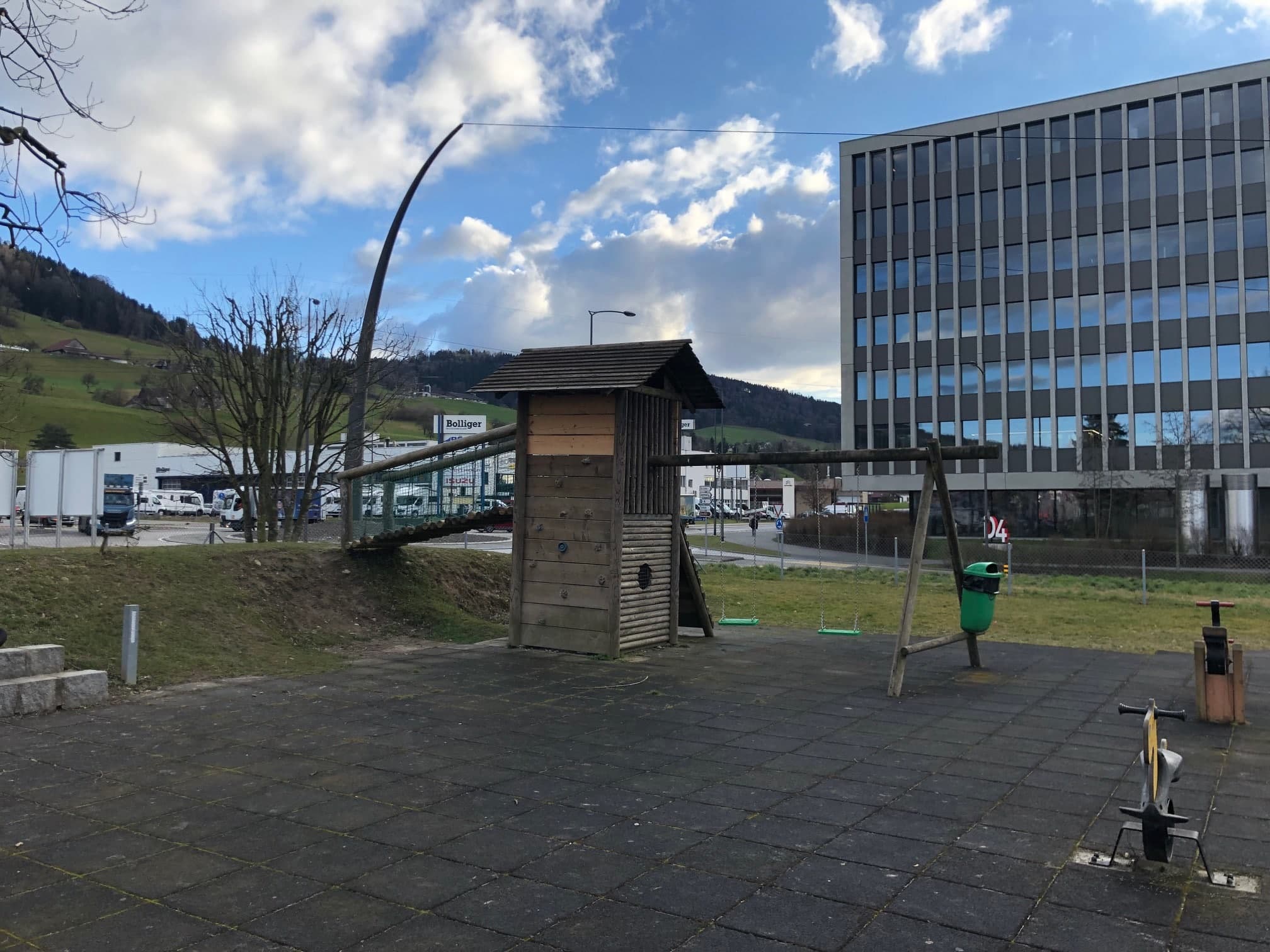 Spielplatz D4 - Root – Bild 1