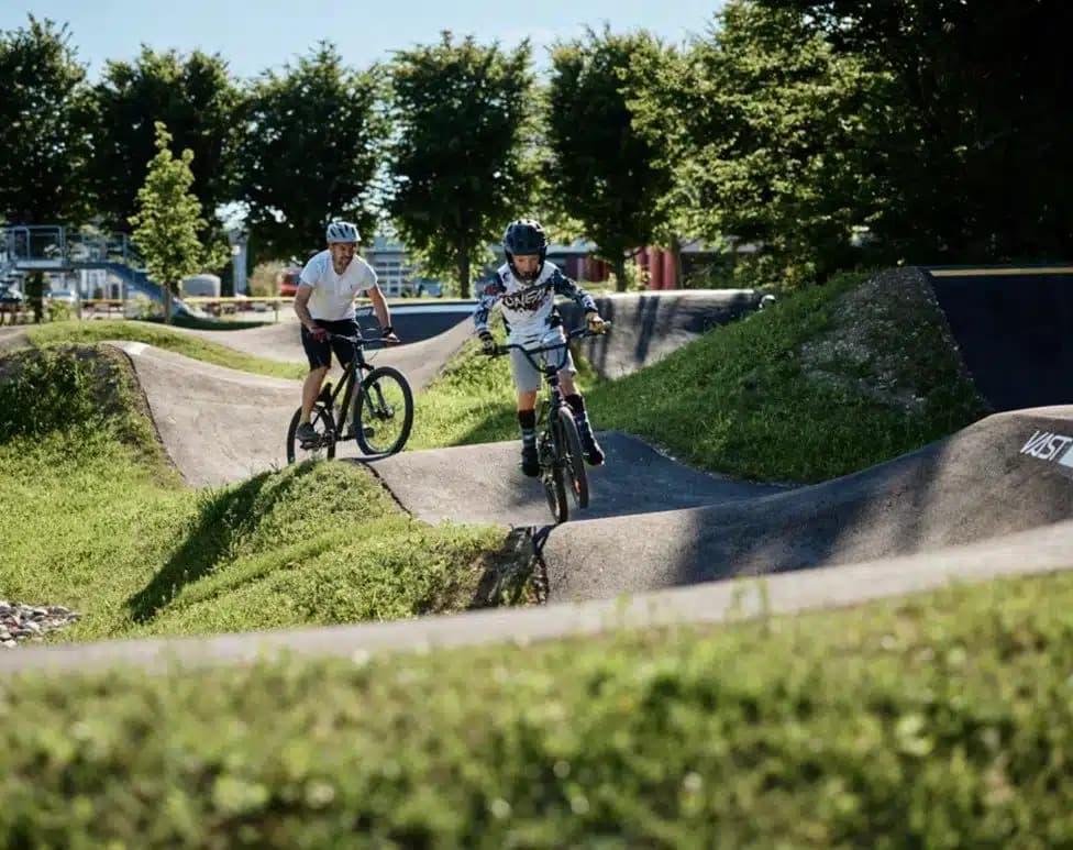 Pumptrack Meggen – Rollsport-Spass für Gross und Klein – Bild 1