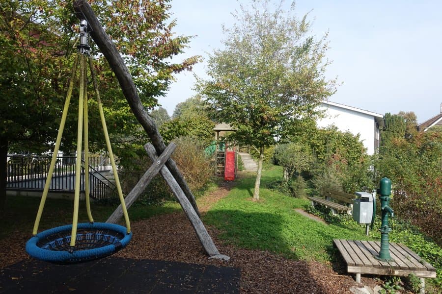 Spielplatz Schulhaus Risch – Bild 1